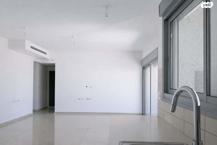 דירה, שדרות רפאל סויסה 23, בר לב, מזכרת בתיה