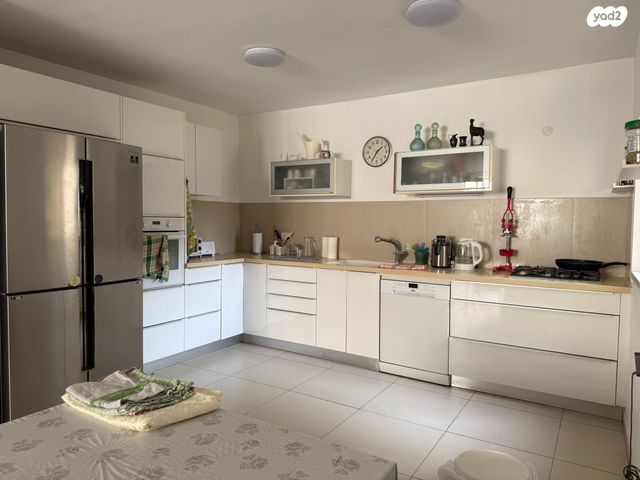 דירה, יוספי 14, שכונת בן גוריון, מרכז העיר ג', רמת גן