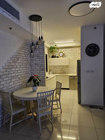 דירה, יצחק שדה 6, דרום מערב ותיק, בת ים