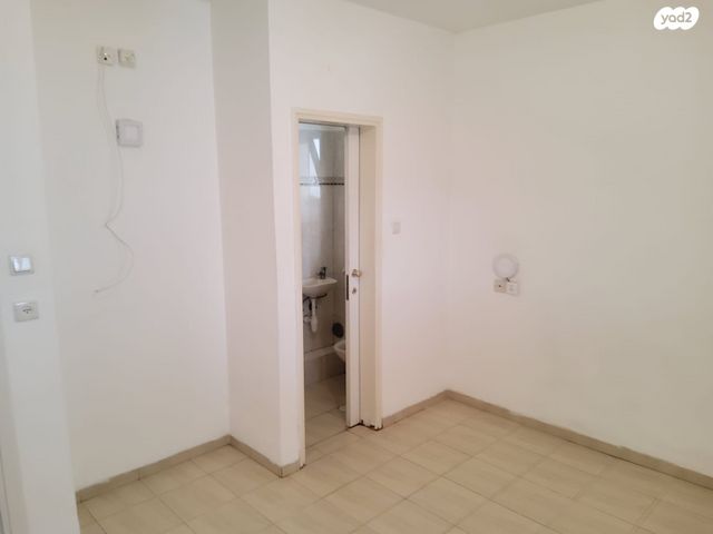 דירה, גולדה מאיר 15, שיכון עובדים, טבריה