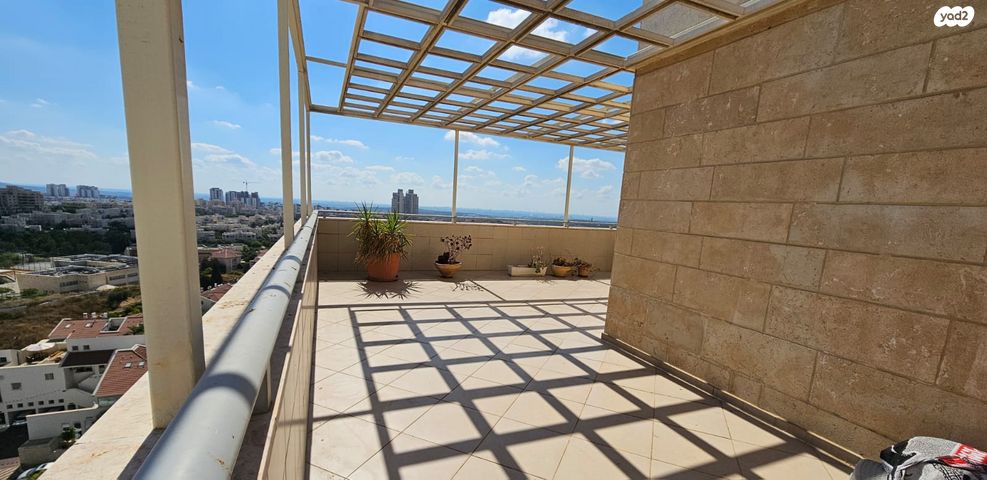 דופלקס, יגאל ידין 35, המגינים, מודיעין מכבים רעות