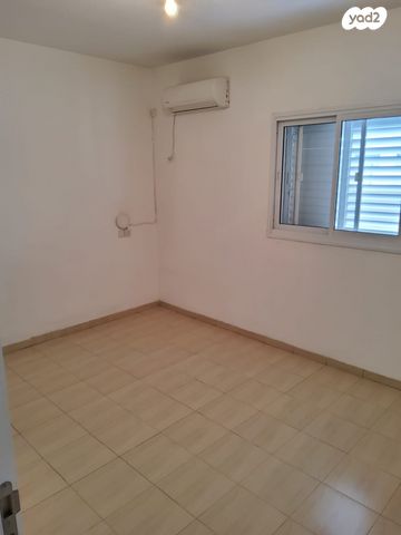 דירה, גולדה מאיר 15, שיכון עובדים, טבריה