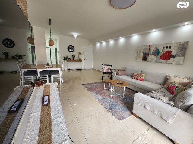 דוד שמעוני 16