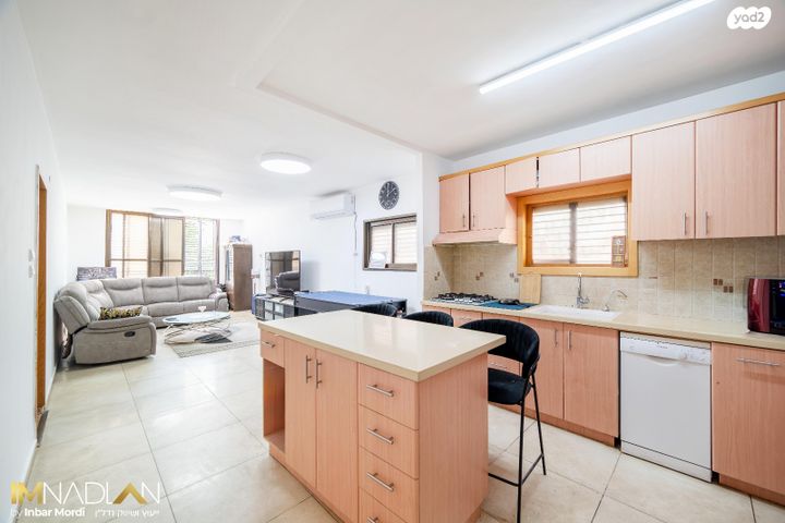 דירה, אחד העם 36, מחנה יהודה, פתח תקווה