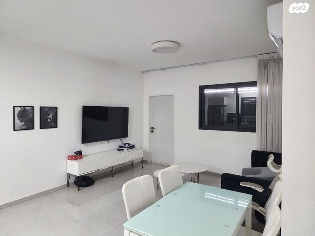 בית פרטי/ קוטג', תות 2, קרית מנחם, אופקים