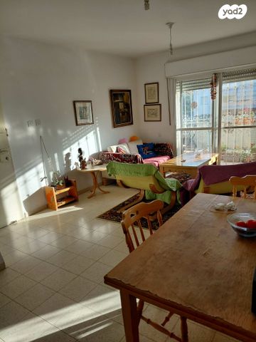 דירה, כורש 3, עמידר, פרדס חנה כרכור