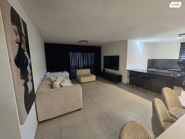 גג/ פנטהאוז, הרבי מלובאוויטש 27, השחר, דימונה