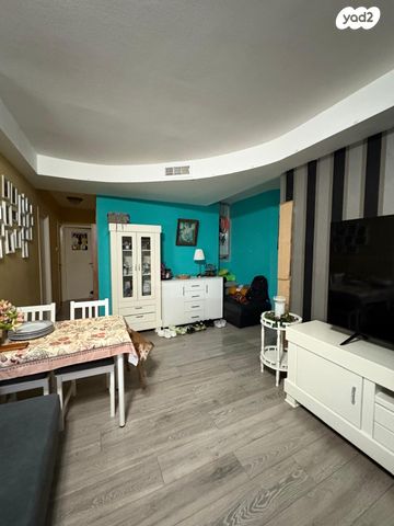 דירה, שדרות ז'בוטינסקי 16, קרית ים  א', קרית ים