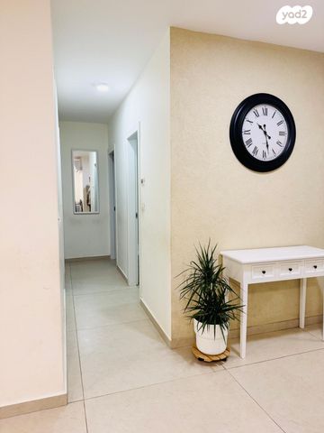 דירת גן, התחייה 5, קרית שרת, רעננה