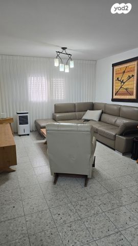 דירה, דוד המלך 19, מלכי ישראל, קרית גת