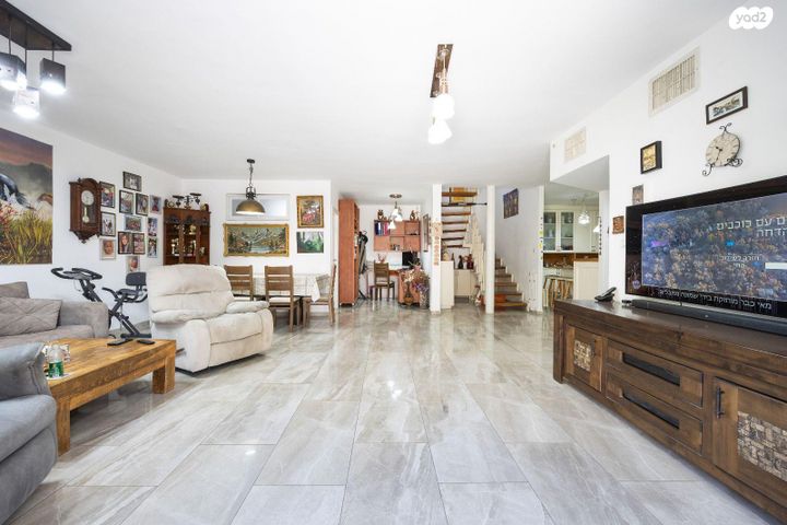 דירת גן, אנוסי משהד 20, ארמון הנציב, תלפיות מזרח, ירושלים