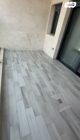 לאה גולדברג 16