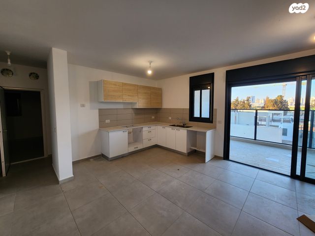 לאה גולדברג 14