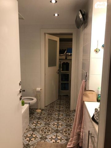 יצחק רבין 27