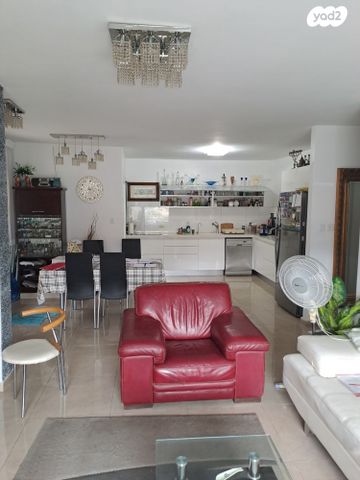 דירת גן, משה שמיר 33, פסגת זאב, ירושלים