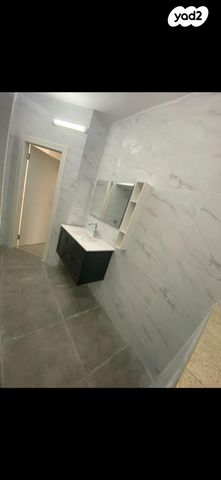 דירה, ביאליק 43, מרכז, קרית עבודה, חולון