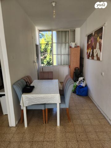 דירה, יהושע בן גמלא 17, שאר העיר, הוד השרון