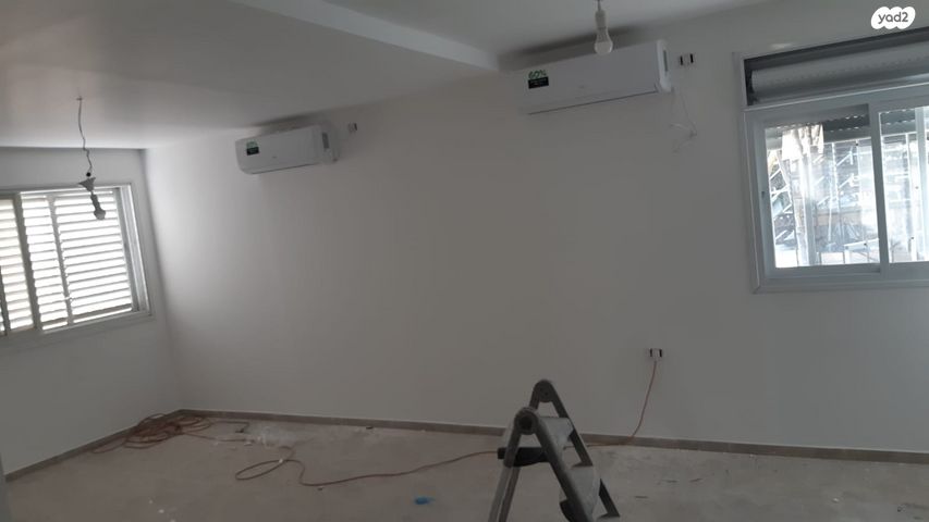 גבעת המייסדים 1