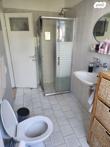 דירה, יהושע בן גמלא 17, שאר העיר, הוד השרון