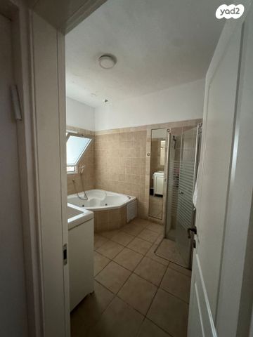 דירה, אמנון ותמר 33, מרום נווה, רמת יצחק, רמת גן