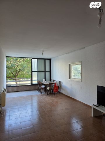 דירה, שדרות חיים וייצמן 35, צפון מערב מרכז העיר, נתניה