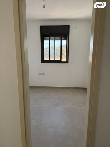 דירה, רקפת 6, הפרחים, חריש