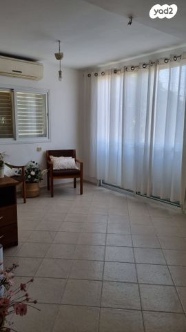 דירה, עצמאות 23, מרכז מזרחי, נס ציונה