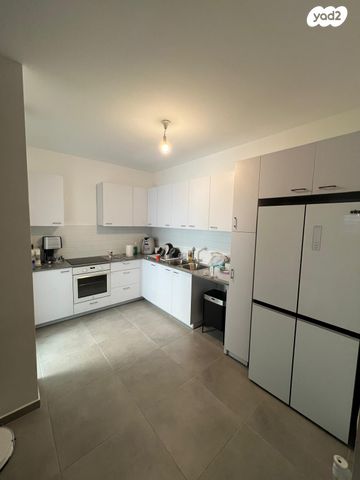 שרה אהרונסון 7