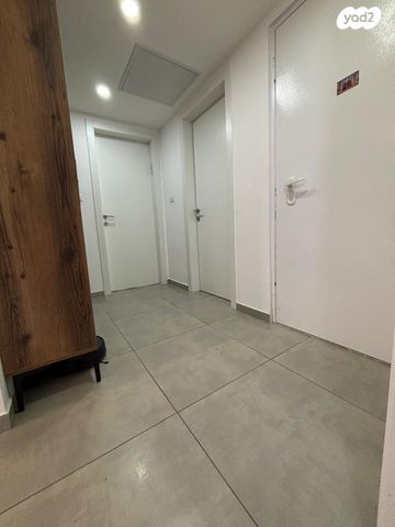 דירה, דרך הרעות 6, פרדסיה, פרדסיה