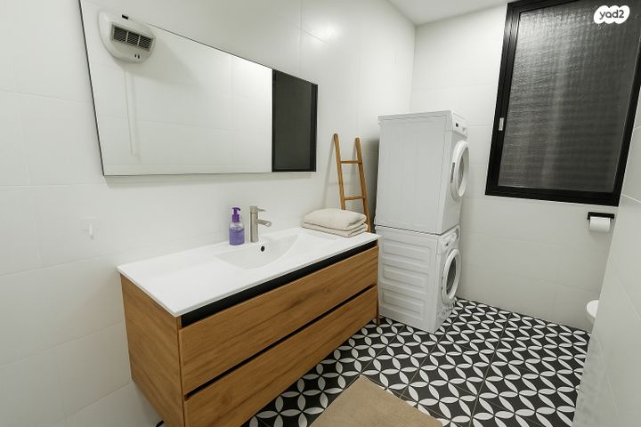 דירה, עליית הנוער 14, נחלת יצחק, תל אביב יפו