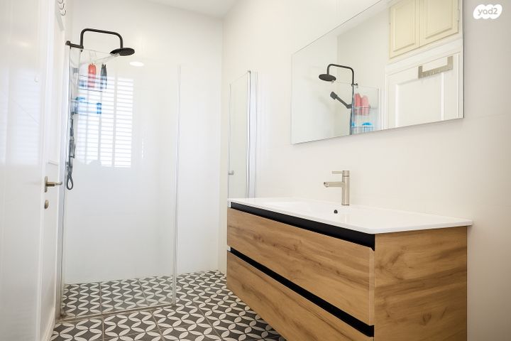 דירה, עליית הנוער 14, נחלת יצחק, תל אביב יפו