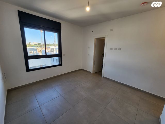 דירה, לאה גולדברג 14, צפון נס ציונה, נס ציונה