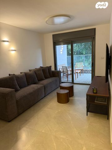 דירה, גאולה 10, קרית שרת, רעננה