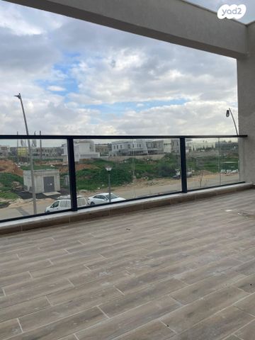 דירה, אלה 17, בת חפר, בת חפר