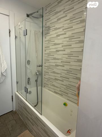 דירת גן, העבודה 11, ג'סי כהן, חולון