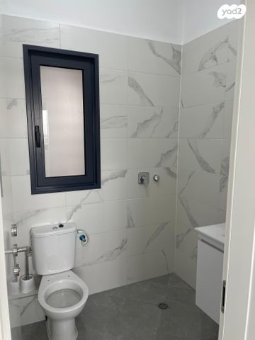 דירה, אלה 17, בת חפר, בת חפר