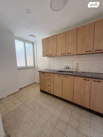 דירה, אלוף אסף שמחוני 9, צפון מזרח מרכז העיר, נתניה