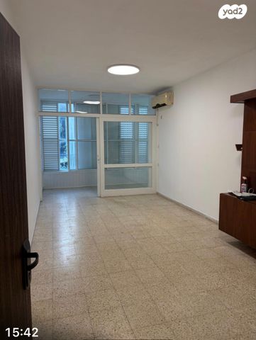 שדרות ירושלים 22