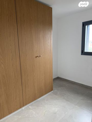 דירה, גאולה 10, קרית שרת, רעננה