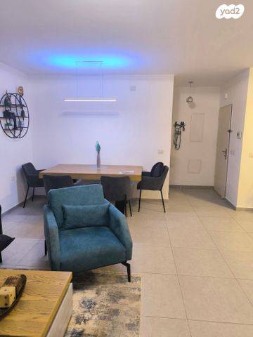 דירה, אחדות 28, בצוותא, חריש