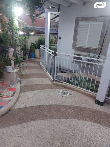 יחידת דיור, אחד העם 43, שיכון א', קרית שמונה