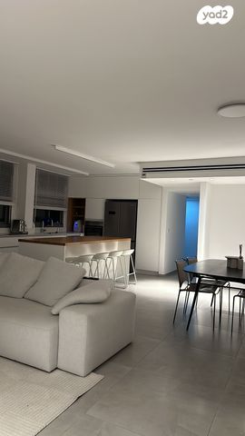 גג/ פנטהאוז, עפרוני 18, הציפורים, מודיעין מכבים רעות