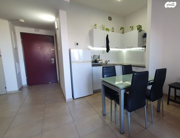 דירה, רות 22, חרוזים, רמת גן