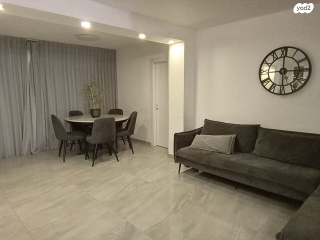 אשר גולאק 407