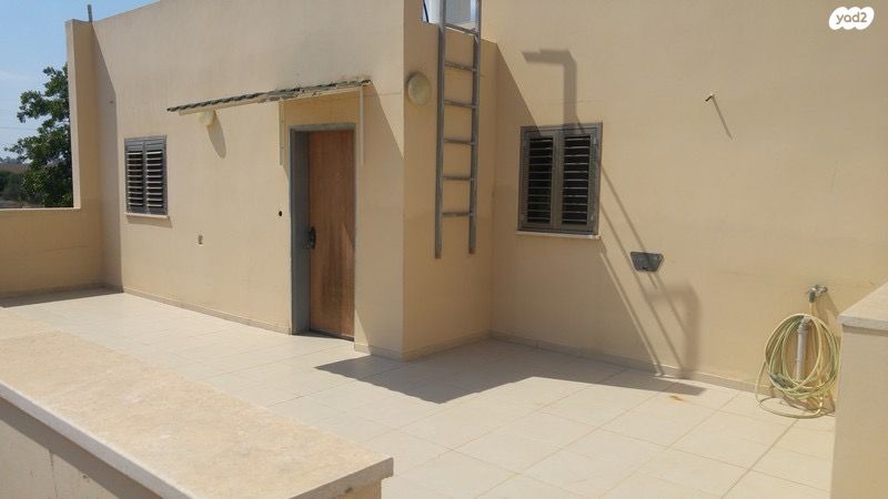 יחידת דיור, הנרייטה סאלד 44, גני צבי, הוד השרון