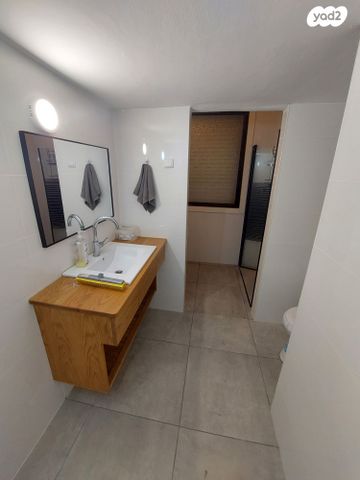 דירה, דרך הים 143, כרמל מערבי, חיפה