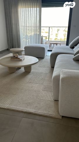 גג/ פנטהאוז, עפרוני 18, הציפורים, מודיעין מכבים רעות