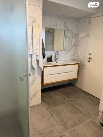 דירה, גאולה 10, קרית שרת, רעננה