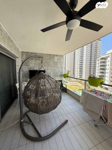 דירה, משה פריד 43, חצרות המושבה, רחובות