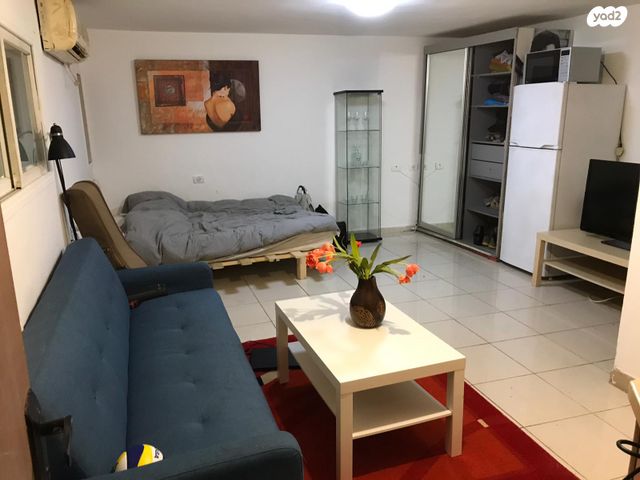 אבן גבירול 1